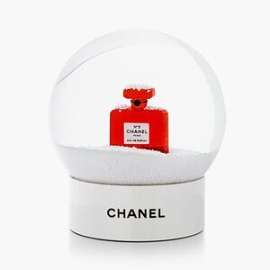 Chanel 2018 No 5 Snow Globe Ball VIP Holiday Christmas Gift